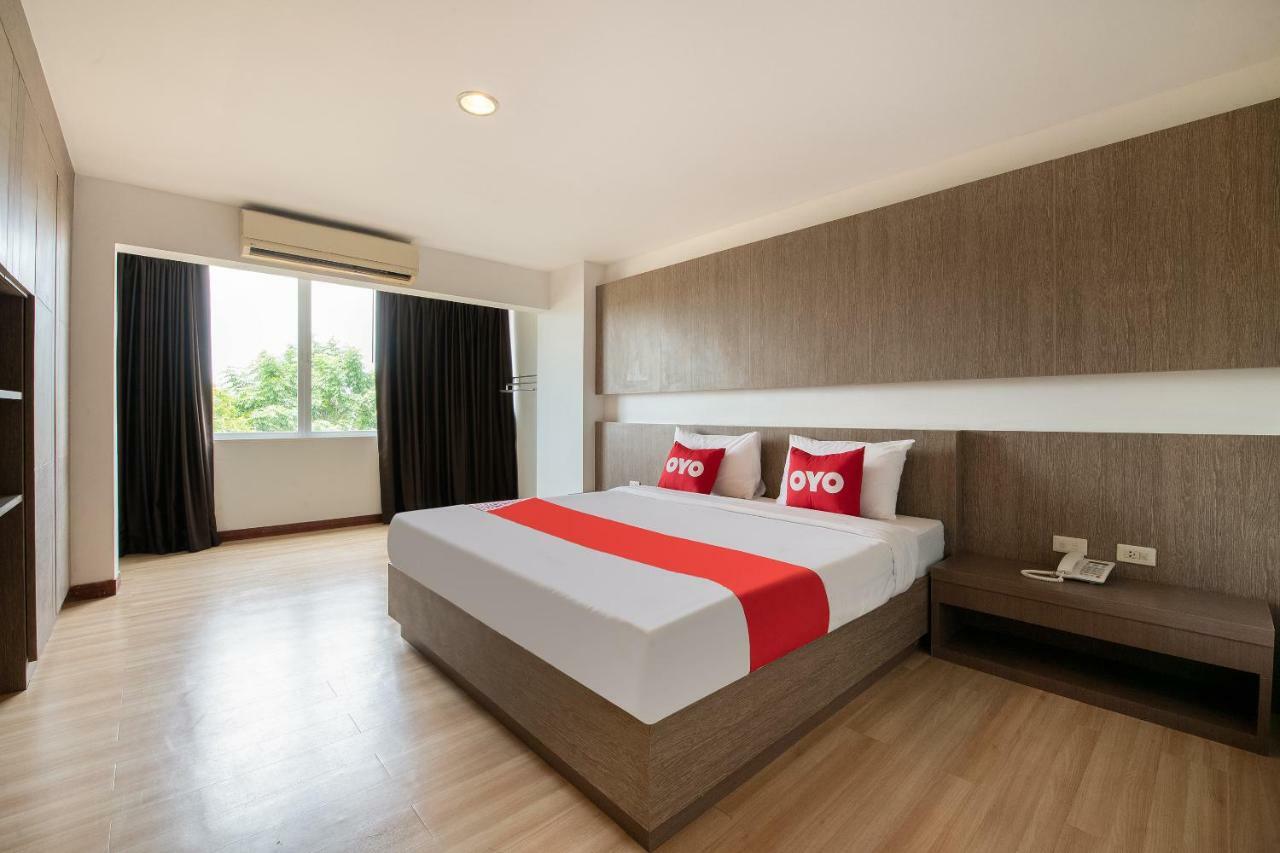 Oyo 257 Sea Paradise Hotel Sattahip Exterior foto