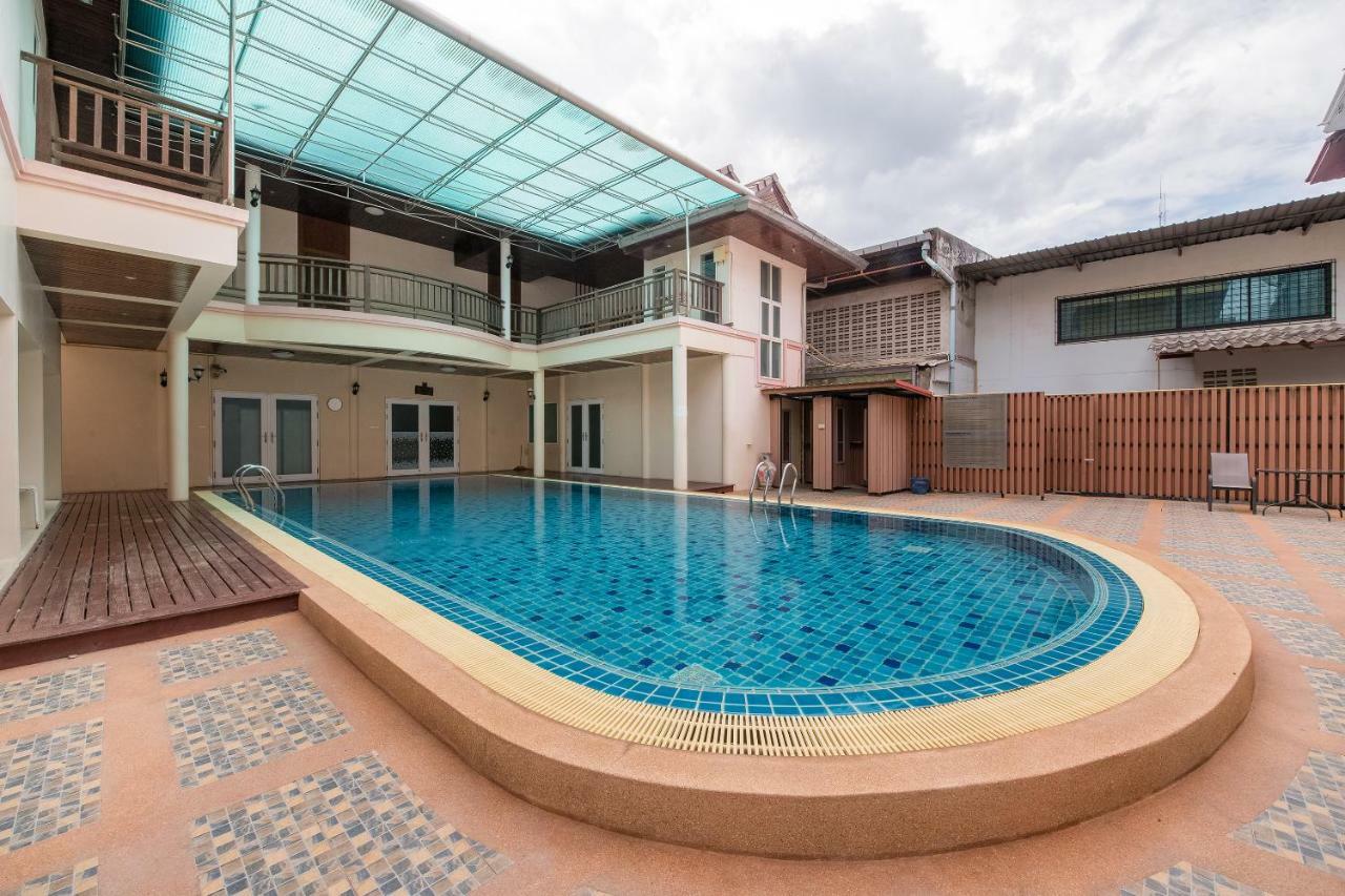 Oyo 257 Sea Paradise Hotel Sattahip Exterior foto