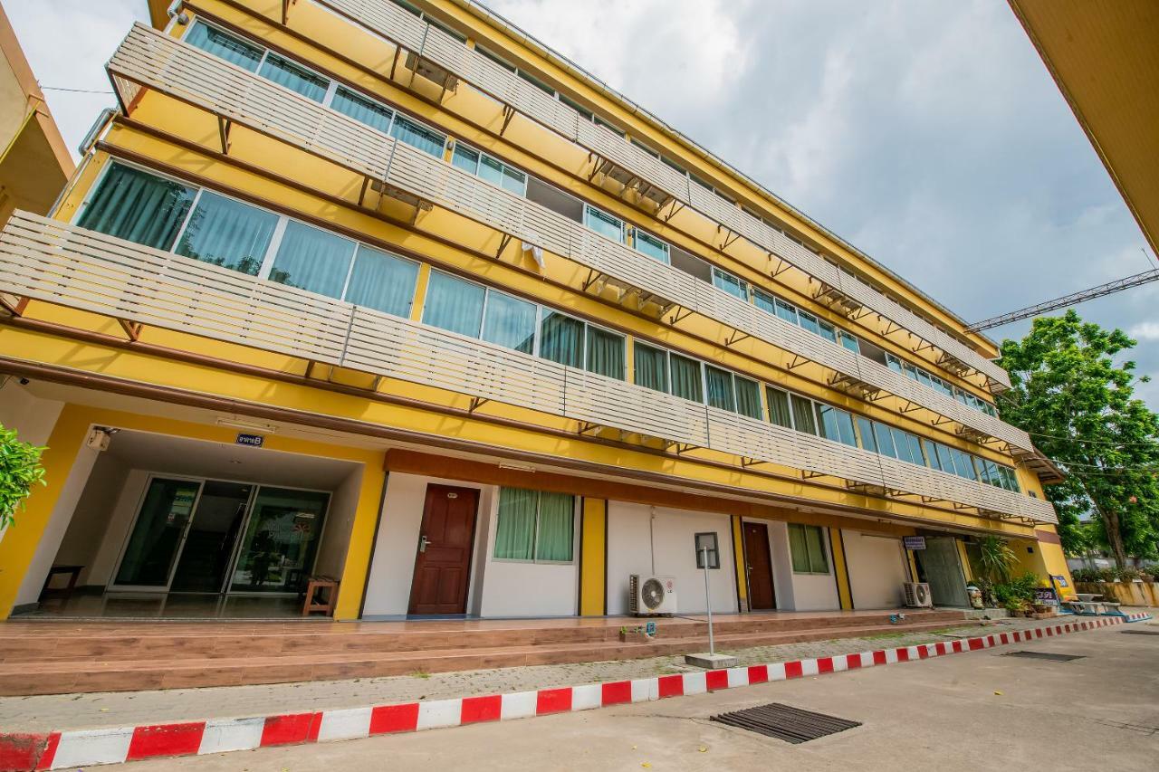 Oyo 257 Sea Paradise Hotel Sattahip Exterior foto