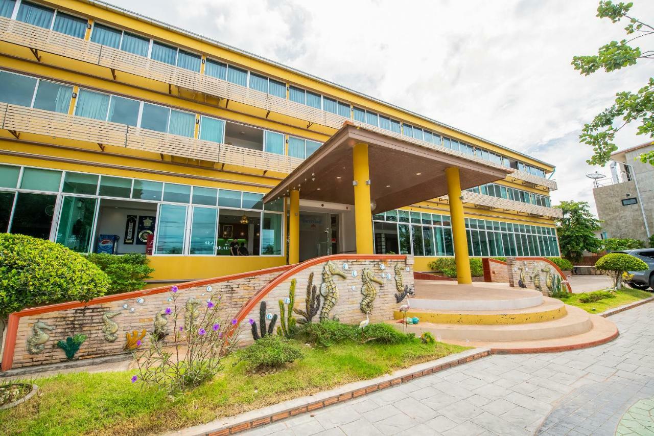 Oyo 257 Sea Paradise Hotel Sattahip Exterior foto
